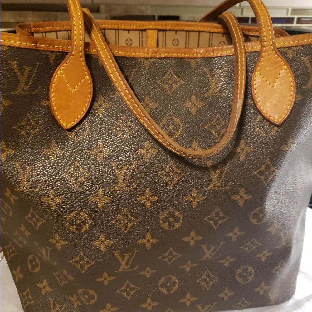 Louis Vuitton MM Never full